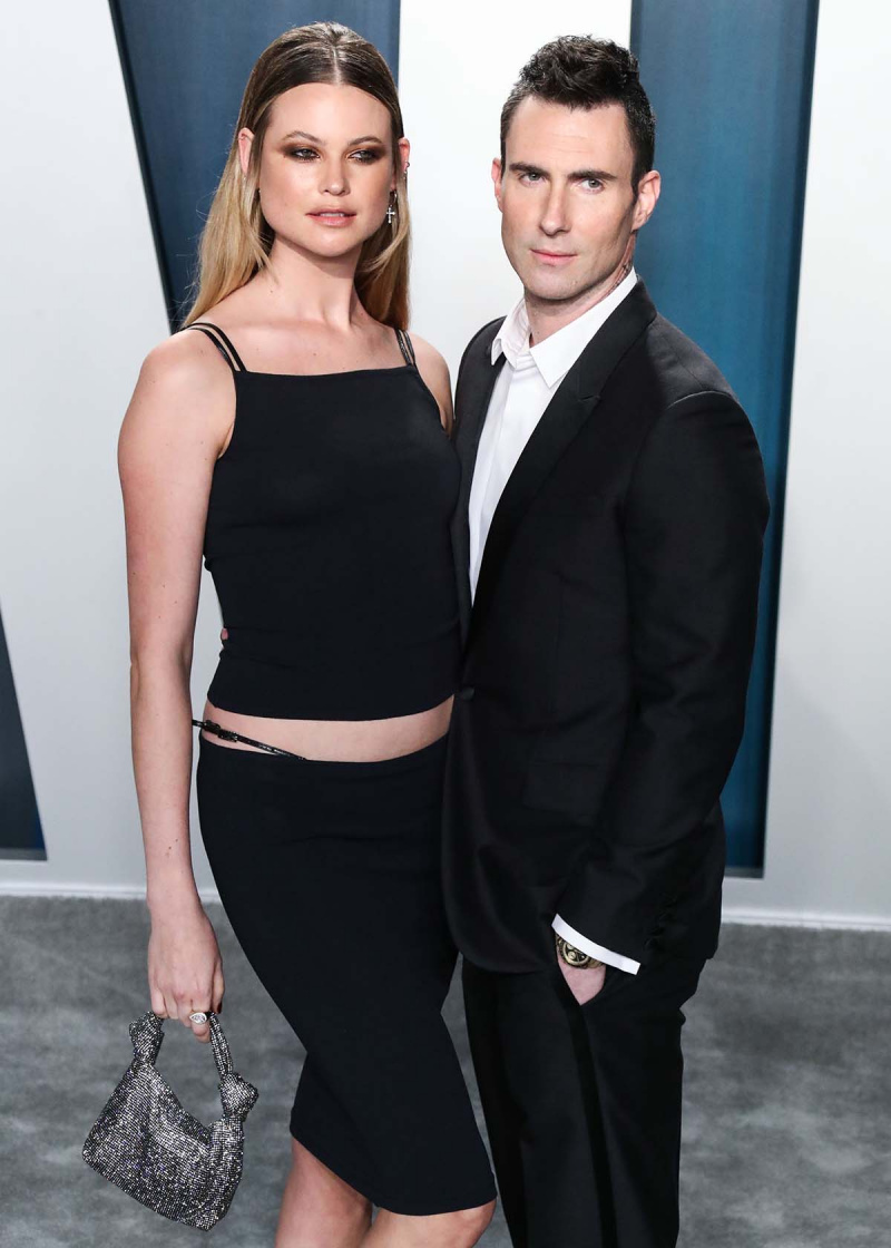 Adam Levine reage ao TikTok viral alegando que traiu Behati Prinsloo