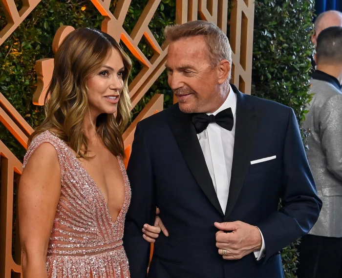   Tudo-a-saber-sobre-Kevin-Costner-e-Christine-Baumgartner-s-Divorce-Battle--Their-Shared-Home--Child-Support-and-More-633