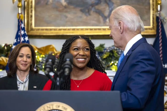   Brittney Griner é libertada da prisão na Rússia Joe Biden Cherelle Griner