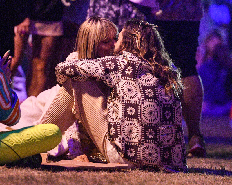 Os casais de celebridades mais fofos que chegaram ao Coachella ao longo dos anos