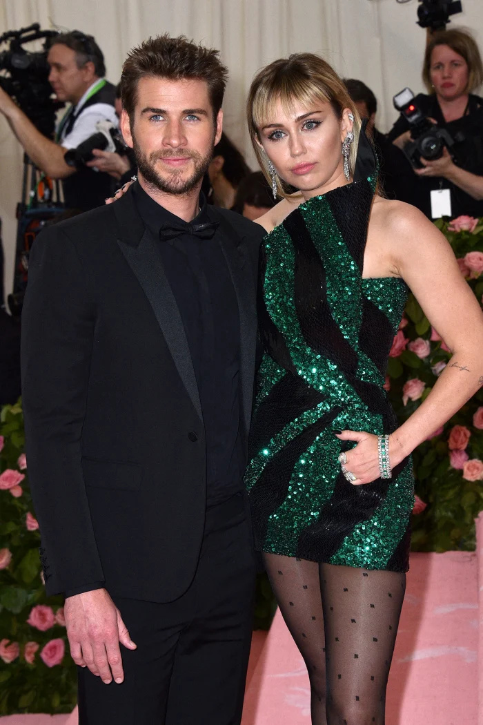   Miley Cyrus diz que não 'apagaria' seu relacionamento anterior com o ex-marido Liam Hemsworth
