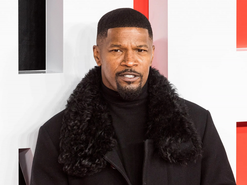   de Jamie Foxx'Concerned' Loved Ones Are Warning Him 'Not to Push' Too Hard Amid Recovery