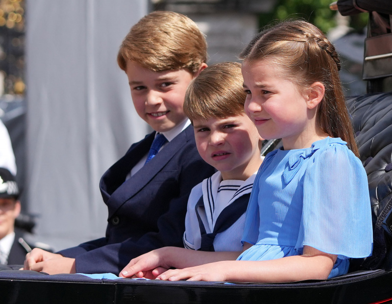 Os 3 filhos do príncipe William e da princesa Kate têm novos títulos reais após o rei Charles III's Accession