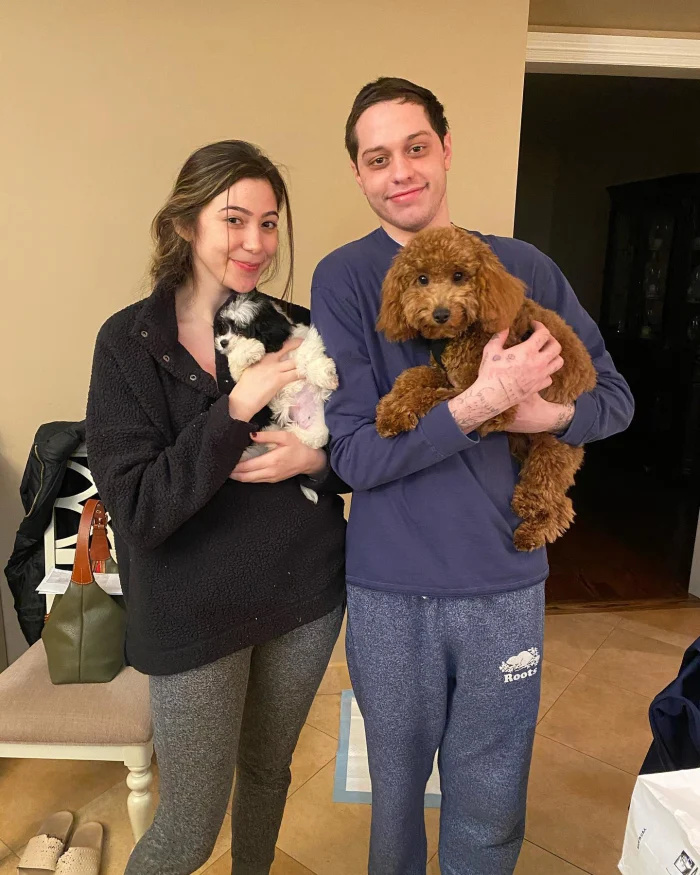 Pete Davidson lamenta a morte do amado cão Henry