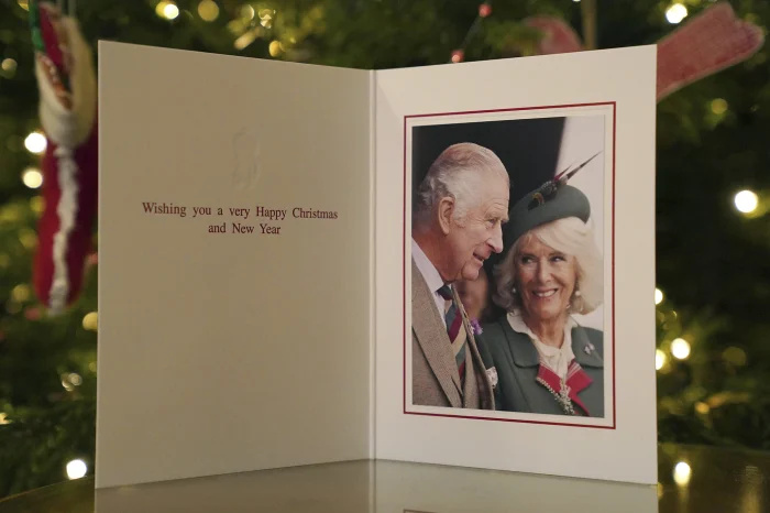  Charles e Camilla enviam o primeiro cartão de Natal como rei e rainha consorte