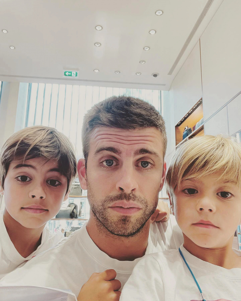   Girard Piqué anuncia aposentadoria do futebol após a separação de Shakira - 'Vou passar meu amor pelo Barça para meus filhos' 130