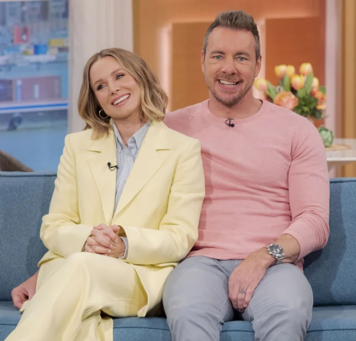   Dax Shepard revela que Anna Kendrick foi a 'única pessoa' que deixou Kristen Bell 'com ciúmes': 'Quem é essa outra baixinha?' suite amarela