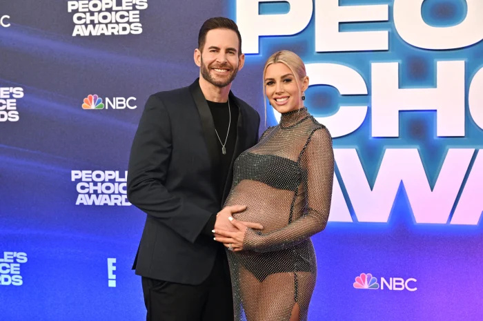 Tarek El Moussa e a grávida Heather Rae Young dão uma olhada em seus'Different' New Year's Eve Celebration