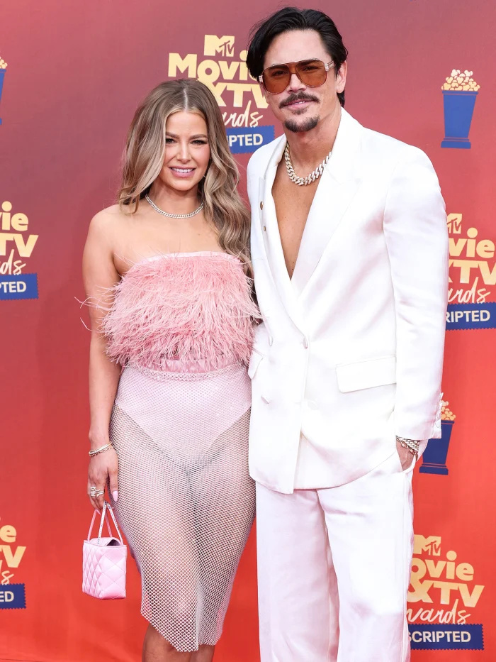 Schwartz e Sandy's abordam a reação contra o restaurante depois de Tom Sandoval's Split From Ariana Madix Amid Raquel Leviss Affair