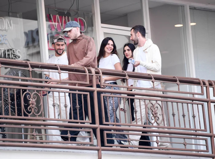   Bad Bunny fala sobre romance com Kendall Jenner descoberto em encontro