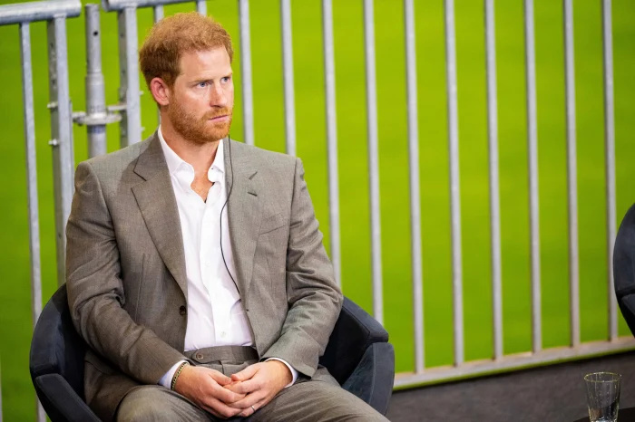   Príncipe Harry diz que quer o dele'Father and Brother Back' Ahead of Bombshell Memoir