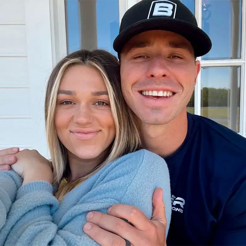   Sadie Robertson estava com ela'Loneliest' on 'DWTS': 9 Book Revelations