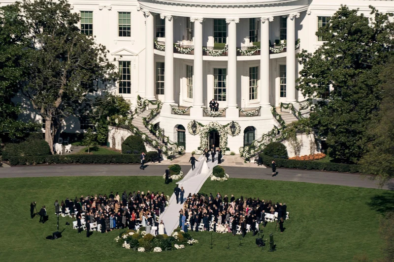 Presidente Joe Biden's Granddaughter Naomi Marries Fiance Peter Neal on White House Lawn: See Photos