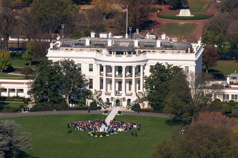 Presidente Joe Biden's Granddaughter Naomi Marries Fiance Peter Neal on White House Lawn: See Photos