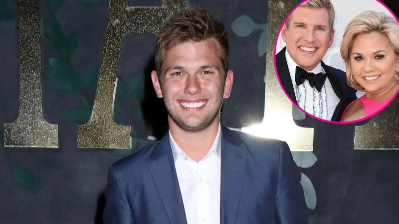 Chase Chrisley aparentemente reage aos pais Todd e Julie's Sentence