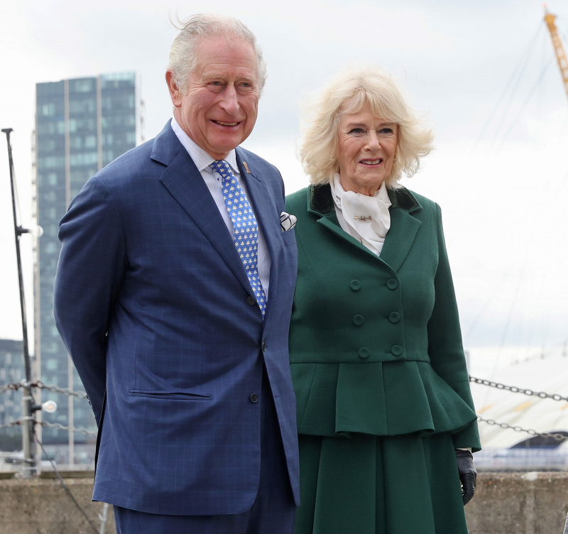 Rei Charles é visto deixando a Escócia com Camilla após a morte da rainha Elizabeth II 1
