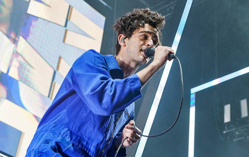   Matty Healy descarta preocupações sobre a controvérsia do podcast