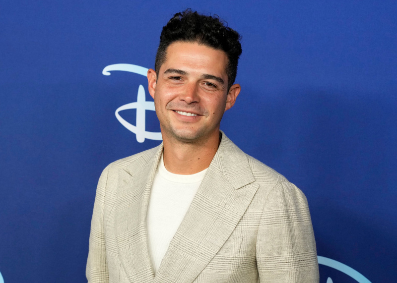 Wells Adams diz que as estrelas de 'Bachelor in Paradise' estavam 'zangadas' com o formato e reviravoltas da 8ª temporada: 'É um show divertido'