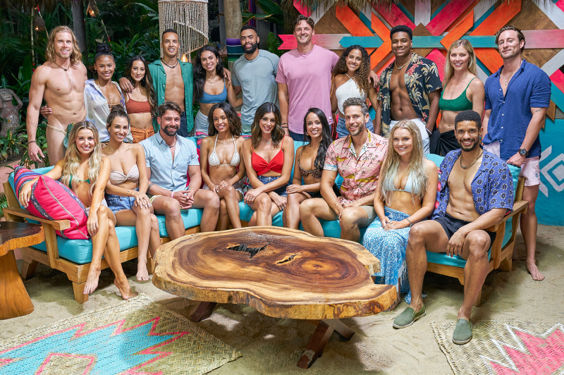 Wells Adams diz'Bachelor in Paradise' Cast Were 'Angry' About Season 8 Format and Twists: 'It's a Fun Show'