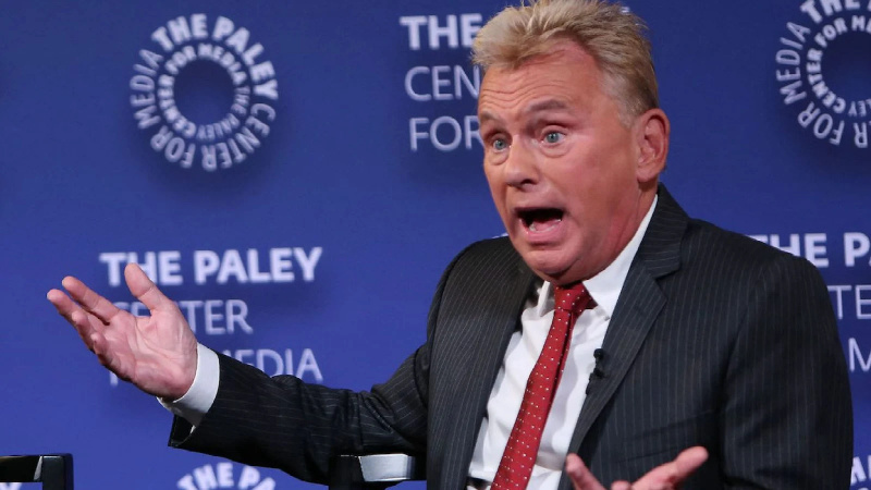 Pat Sajak grita com o participante da 'Roda da Fortuna' 1 dia depois que ele brincou com outro jogador: 'Resolva o maldito quebra-cabeça'