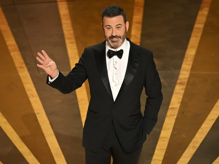 Jimmy Kimmel zomba do anúncio da AMC de Nicole Kidman, da ausência de Tom Cruise, da Cientologia e muito mais no monólogo de abertura do Oscar 2023: assista
