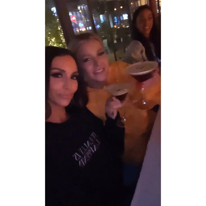  Ariana Madix, Katie Maloney e Scheana Shay se juntaram a Kristen Doute e Dayna Kathan para Boo Raquel Leviss e Tom Sandoval após a reunião de 'Vanderpump Rules'