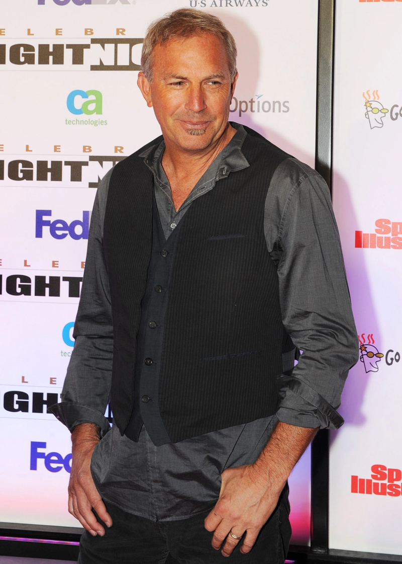   Kevin Costner Através dos Anos - 061 Muhammad Ali's Celebrity Fight Night Xvii, Phoenix, Arizona, United States - 20 Mar 2011