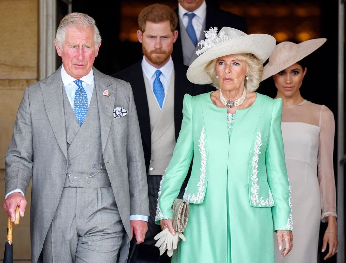 Príncipe Harry acusa a equipe do rei Charles III de vazar notícias dele e de Meghan Markle Royal Exit 3