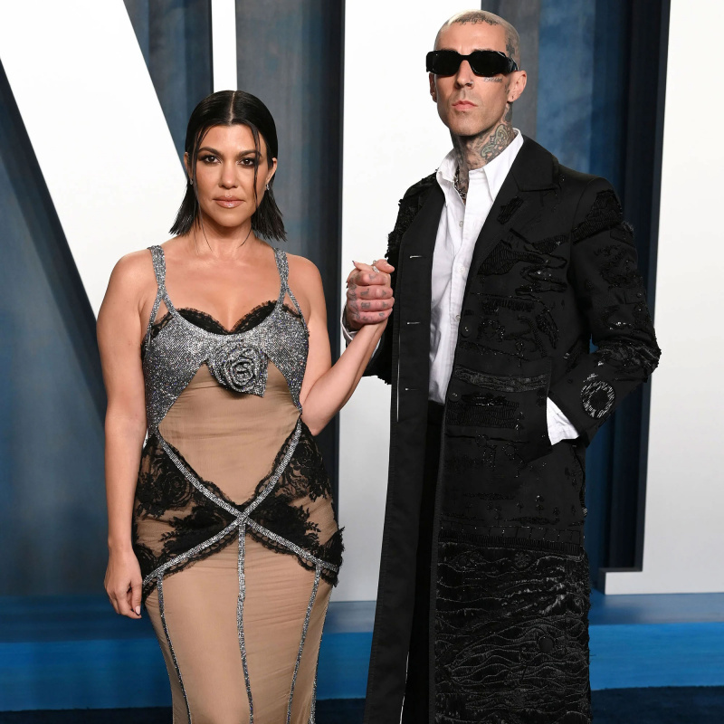 Charli D'Amelio diz que Kourtney Kardashian Travis Barker e Landon Barker apoiaram tanto seu show no DWTS