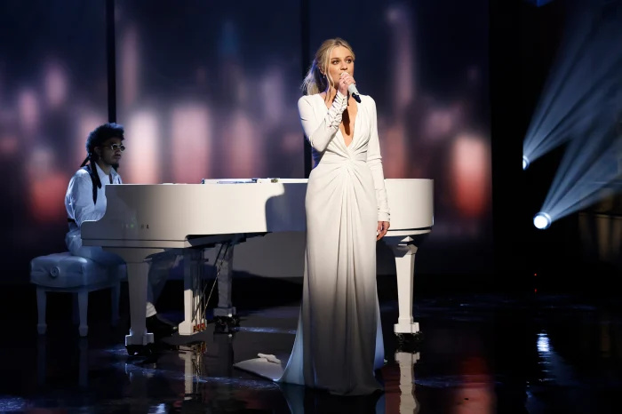   Kelsea Ballerini canta música sobre o divórcio de Morgan Evans pela primeira vez'Saturday Night Live': Details