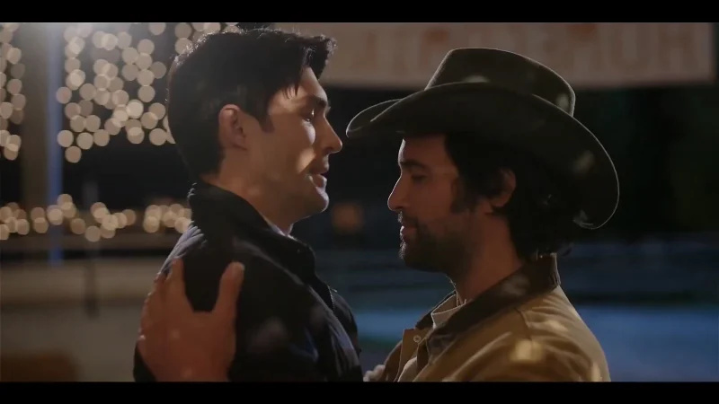 'Dashing in December' — Paramount+ Amor é amor! Os melhores filmes de romance de férias LGBTQIA + ao longo dos anos