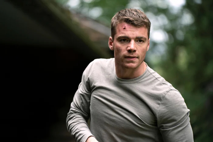 Gabriel Basso, do The Night Agent, quer que Peter Sutherland morra em algum momento: arco 'É natural'