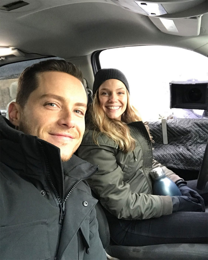   Tracy Spiridakos reage à saída 3 de Jesse Lee Soffer Chicago PD