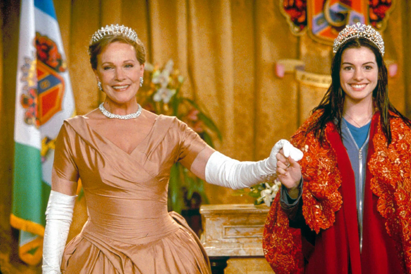   Mandy Moore duvida que estará em 'O Diário da Princesa 3': 'Gostaria' de ter os números de Anne Hathaway e Julie Andrews!