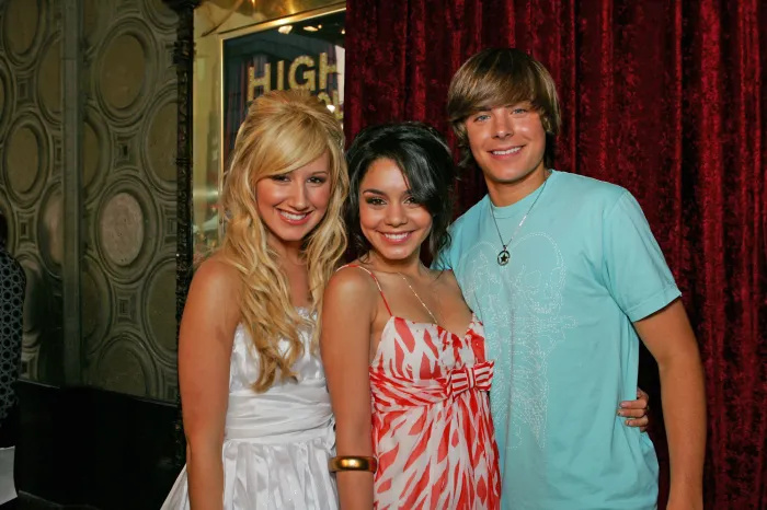 O criador do HSMTMTS, Tim Federle, explica por que Zac Efron Vanessa Hudgens e Ashley Tisdale não estão na 4ª temporada