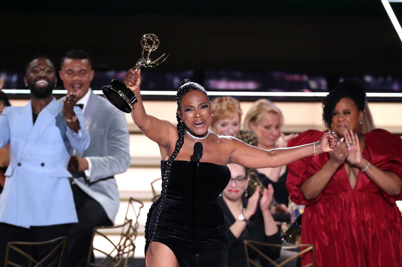 Sheryl Lee Ralph ganha primeiro Emmy e faz discurso de aceitação musical