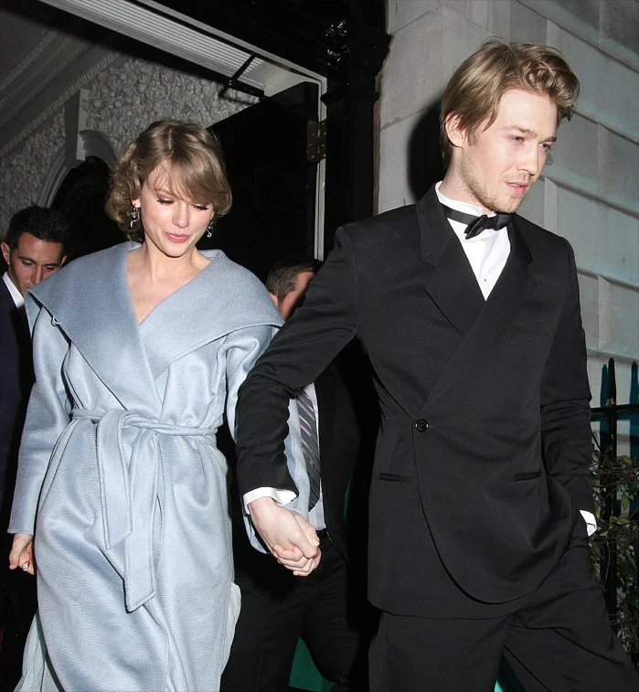   Taylor Swift retorna ao'Eras Tour' After Joe Alwyn Split: 'We Have a Lot to Catch Up On'