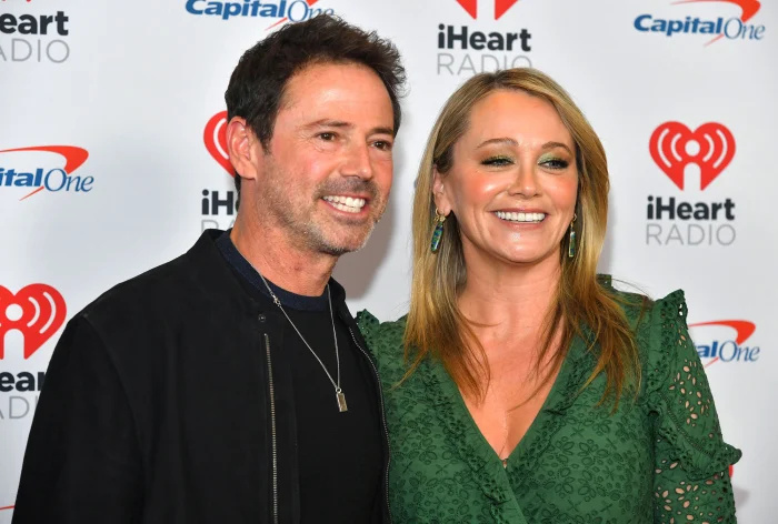   Christine Taylor diz que o marido Ben Stiller a presenteou'Hey Dude' DVDs as a Birthday Present: Our Kids Watched About '10 Minutes' green dress