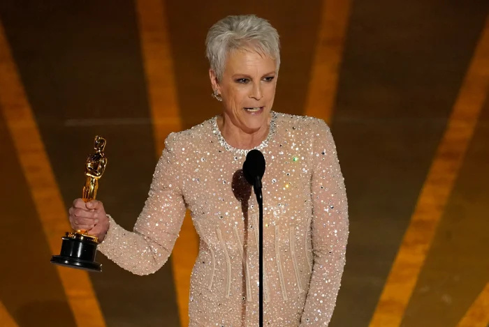   Jamie Lee Curtis ganha 1º Oscar por'EEAAO'