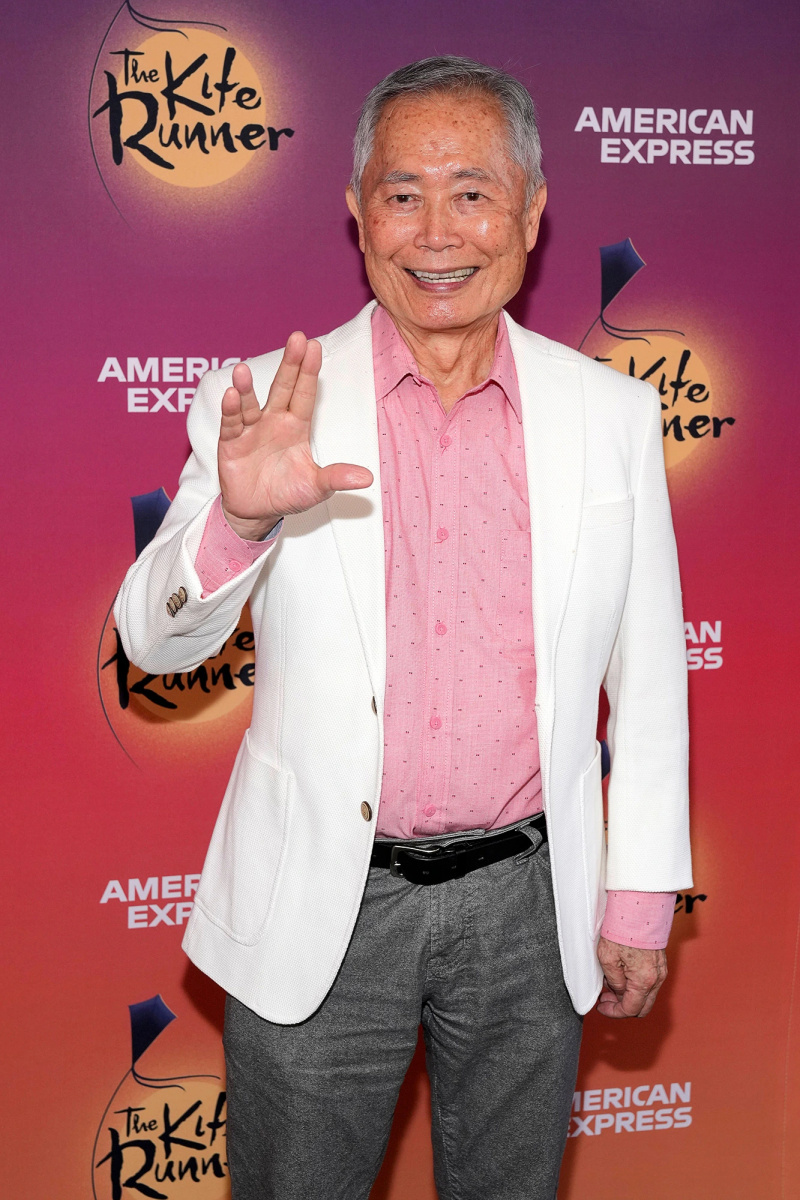   Histórias de celebridades saindo do armário - Raven-Symone, Dan Levy e mais George Takei - 129"The Kite Runner" Broadway Opening Night, New York, United States - 21 Jul 2022