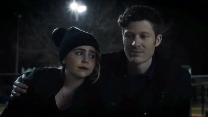 Zach Gilford Revela Se Boas Garotas' Gregg, Annie Would Have Ended Up Together