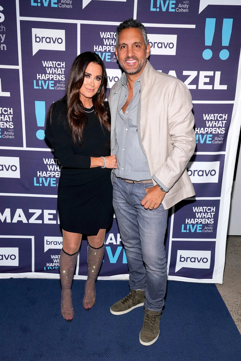   'The Real Housewives of Beverly Hills' Star Kyle Richards e Mauricio Umansky's Family Album - 775 Assista o que acontece ao vivo com Andy Cohen - Temporada 19