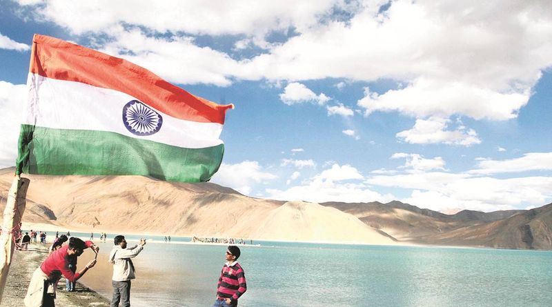 Disputa do lago Pangong Tso, Índia China Pangong Tso fronteira do lago, disputa de fronteira ladakh, o que é ladakh Pangong Tso disputa do lago, Expresso indiano explicou, explicou notícias Lago Pangong Tso, expresso indiano