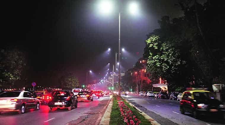 Explicado: LED vs luzes amarelas para o Colar da Rainha