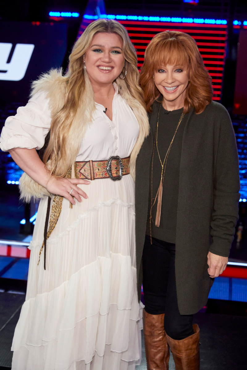   Kelly Clarkson chora com ex-marido Brandon Blackstocks ex-madrasta Reba