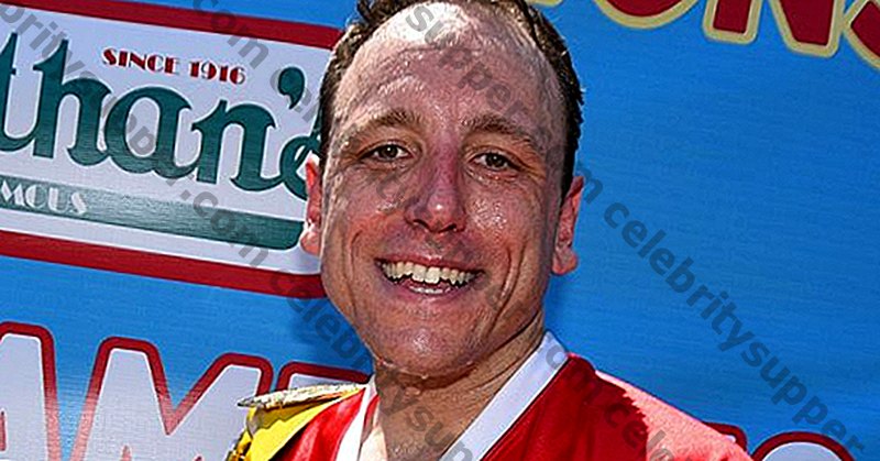 Como o comedor competitivo Joey Chestnut acumulou patrimônio líquido de US $ 1,5 milhão?