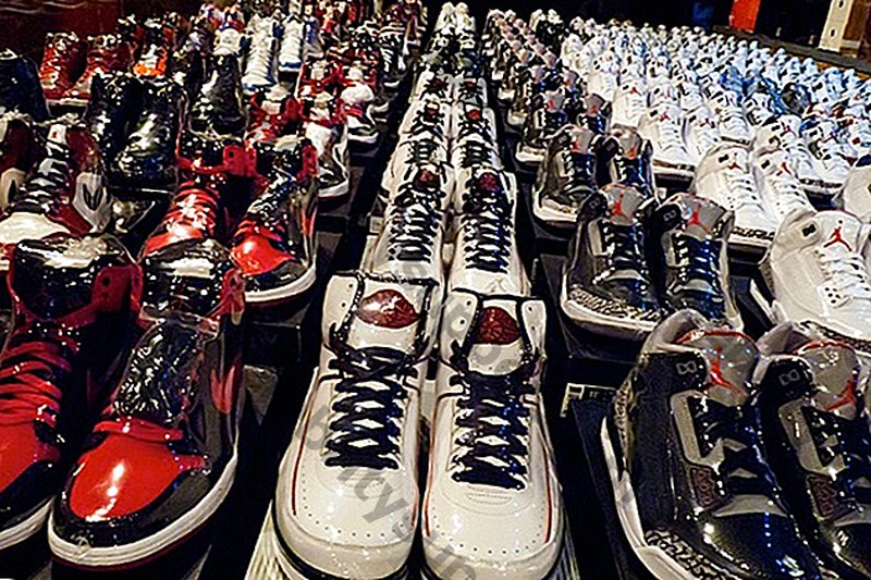 Top Ten Celebridades com a coleção de sapatos mais cara