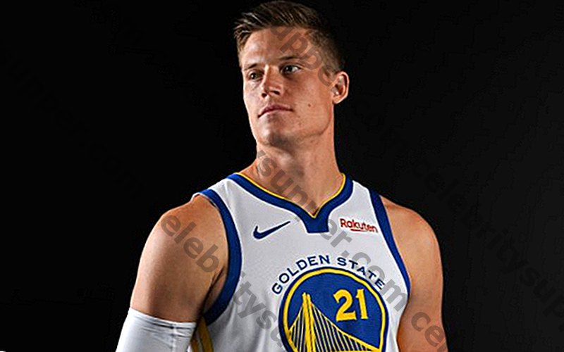 Jonas Jerebko, do Warrior's Power Forward, venderá sua mansão em Michigan com 6 camas por US $ 2,7 milhões