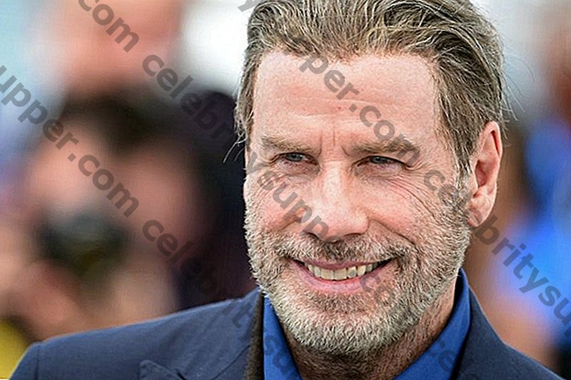 John Travolta, ator de Pulp Fiction, agora é o proprietário de uma villa mediterrânea em Calabasas