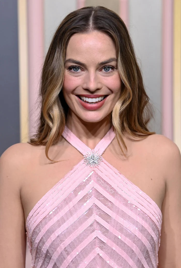 Os melhores looks de beleza do Globo de Ouro 2023 Margot Robbie